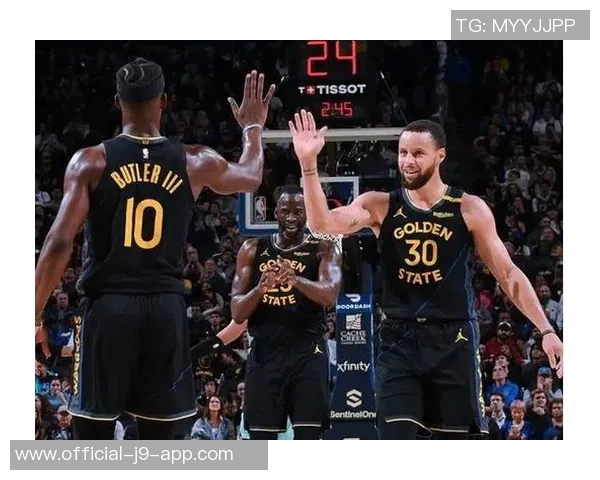 库里晒图热情欢迎新队友兄弟同框合影期待成真瞬间 库里晒图热情欢迎新队友兄弟同框合影期待成真瞬间