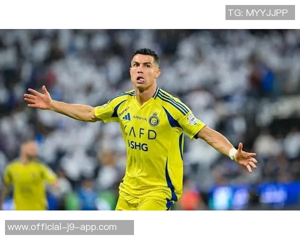 C罗有望在一年内成为足坛首位千球传奇引发热议 C罗有望在一年内成为足坛首位千球传奇引发热议