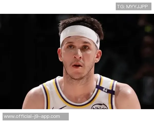 湖记:里夫斯季后赛场均167分表现不俗评价过早需谨慎 湖记:里夫斯季后赛场均167分表现不俗评价过早需谨慎