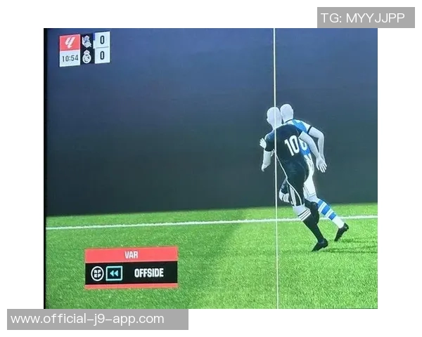 姆巴佩体毛越位引争议VAR技术划线显示仅差几厘米 姆巴佩体毛越位引争议VAR技术划线显示仅差几厘米