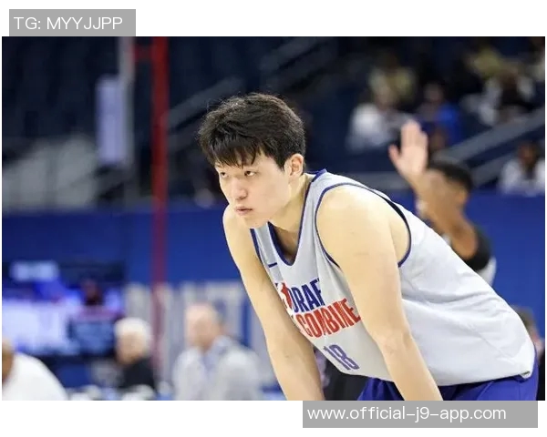 杨瀚森上半场未获出战机会罗威替补表现抢眼贡献4分3板 杨瀚森上半场未获出战机会罗威替补表现抢眼贡献4分3板