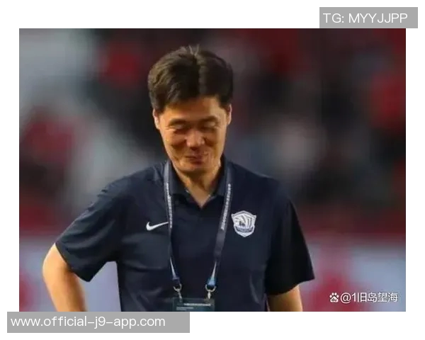 李霄鹏呼吁球迷宽容：主场被喊下课是常态应理解教练艰辛