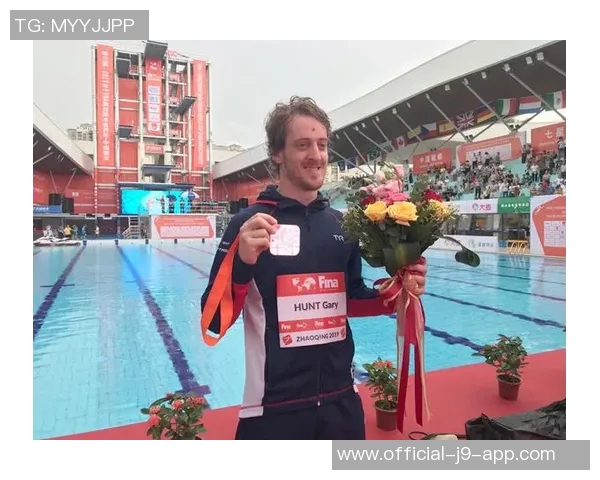 亨特高效表现助球队获胜13投7中三分球命中率高达43贡献17分4板4助